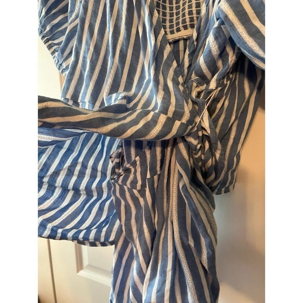Old Navy Blue White Stripe True Wrap Top Blouse 4X Puff Sleeve Plus EUC 4X #1018